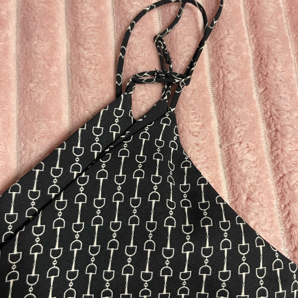 Express Black and White Patterned Blouse - Picture 3 of 4
